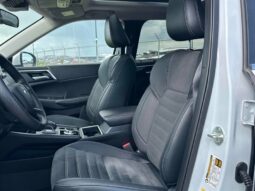 
										2024 Mitsubishi Outlander LE full									