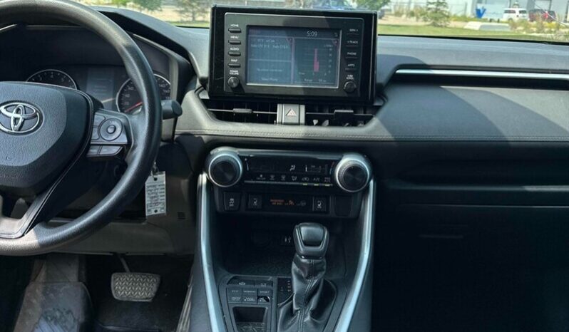 
								2019 Toyota RAV4 LE full									
