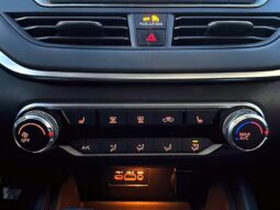 
										2022 Nissan Altima 2.5 SE full									