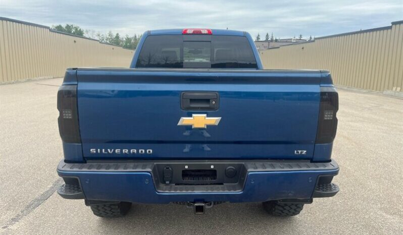 
								2017 Chevrolet Silverado 1500 LTZ Z71 full									