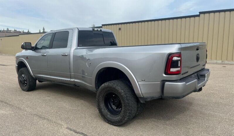 
								2021 RAM 3500 Laramie Dually Diesel Night Edition Aisin full									