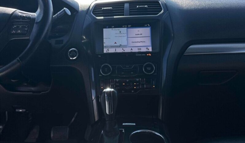 
								2019 Ford Explorer XLT full									