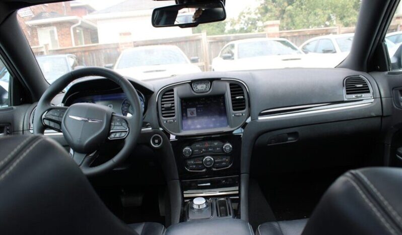 
								2023 Chrysler 300 Series S full									