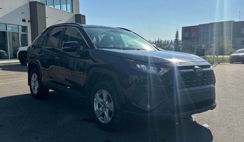 
								2019 Toyota RAV4 LE full									