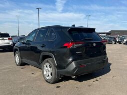 
										2019 Toyota RAV4 LE full									