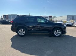 
										2019 Toyota RAV4 LE full									