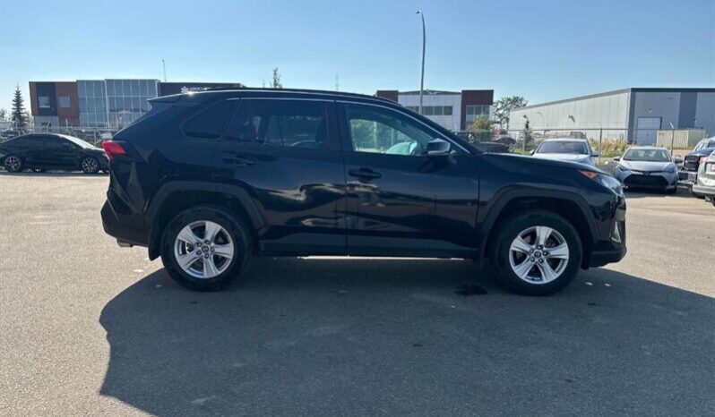 
								2019 Toyota RAV4 LE full									