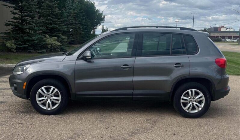 
								2014 Volkswagen Tiguan Trendline 4Motion full									