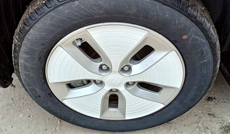 
								2016 Kia Soul EV-E full									