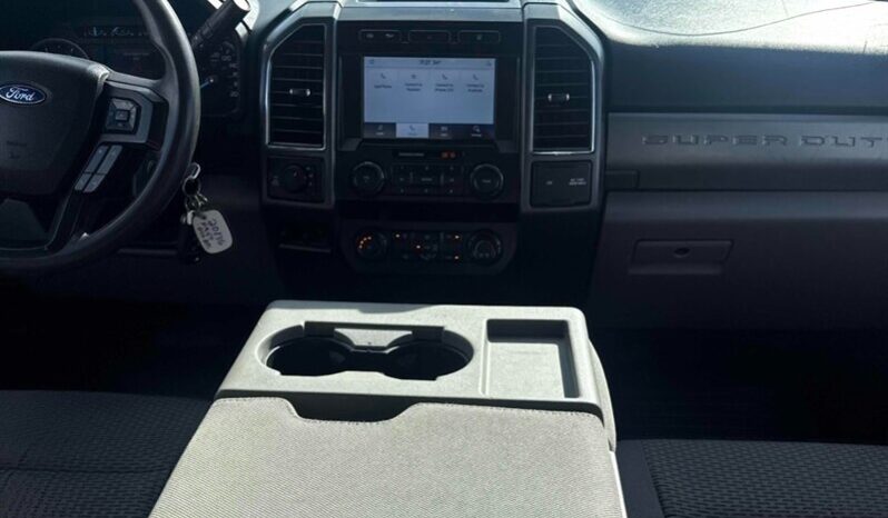 
								2020 Ford F-350 Super Duty XLT full									