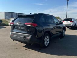 
										2019 Toyota RAV4 LE full									