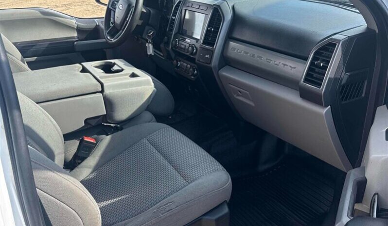 
								2020 Ford F-350 Super Duty XLT full									