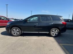 
										2018 Nissan Pathfinder S full									