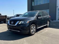 2018 Nissan Pathfinder S