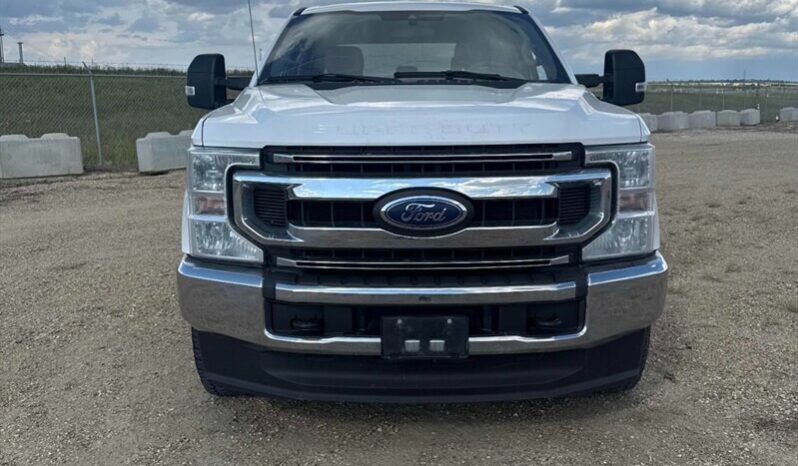 
								2020 Ford F-350 Super Duty XLT full									
