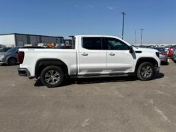 
										2022 GMC Sierra 1500 SLE full									