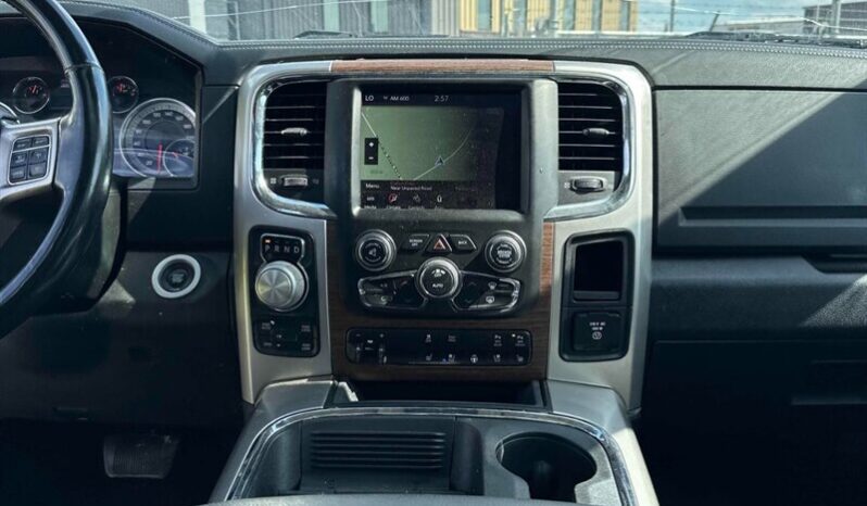 
								2018 RAM 1500 Laramie full									