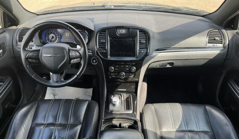 
								2018 Chrysler 300 Series S full									