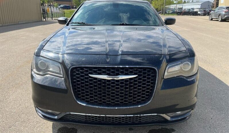 
								2018 Chrysler 300 Series S full									