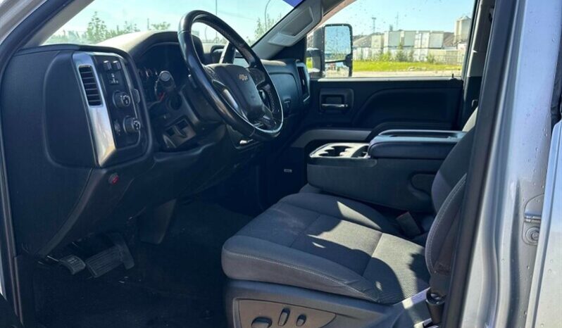 
								2018 Chevrolet Silverado 1500 LT full									