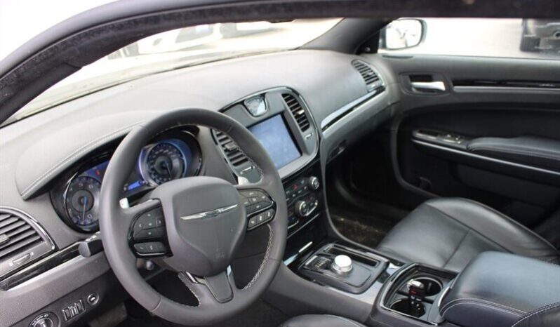 
								2023 Chrysler 300 Series S full									