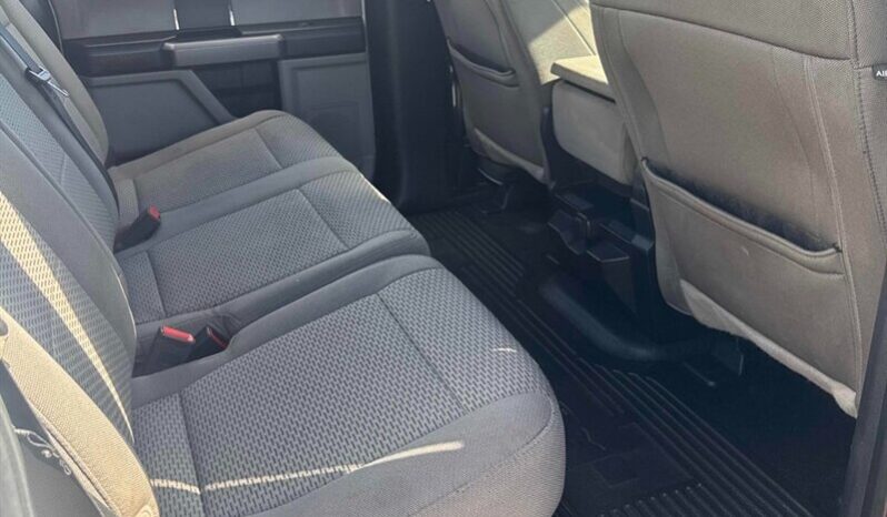 
								2020 Ford F-350 Super Duty XLT full									