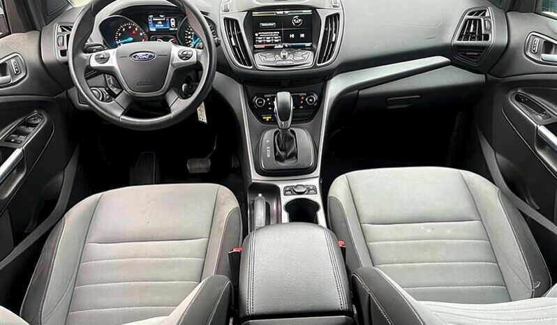 
								2015 Ford Escape SE full									