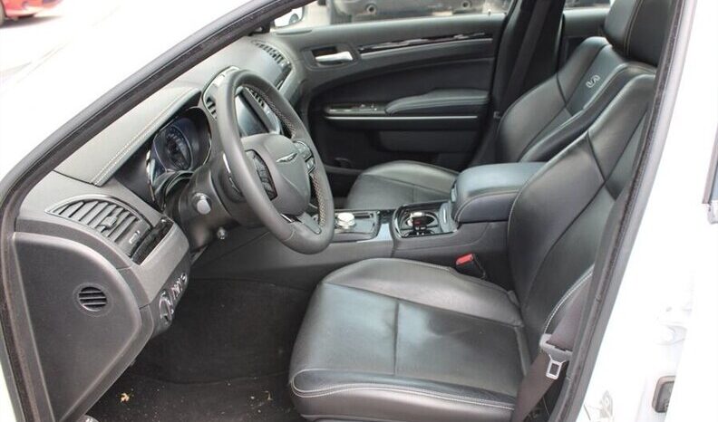 
								2023 Chrysler 300 Series S full									