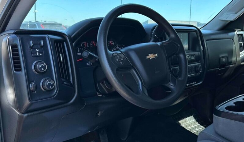 
								2018 Chevrolet Silverado 1500 Custom full									