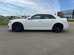 
										2022 Chrysler 300 Series S V6 full									