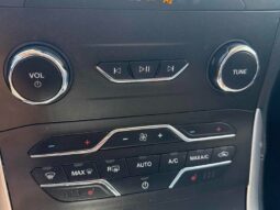 
										2020 Ford Edge SEL full									