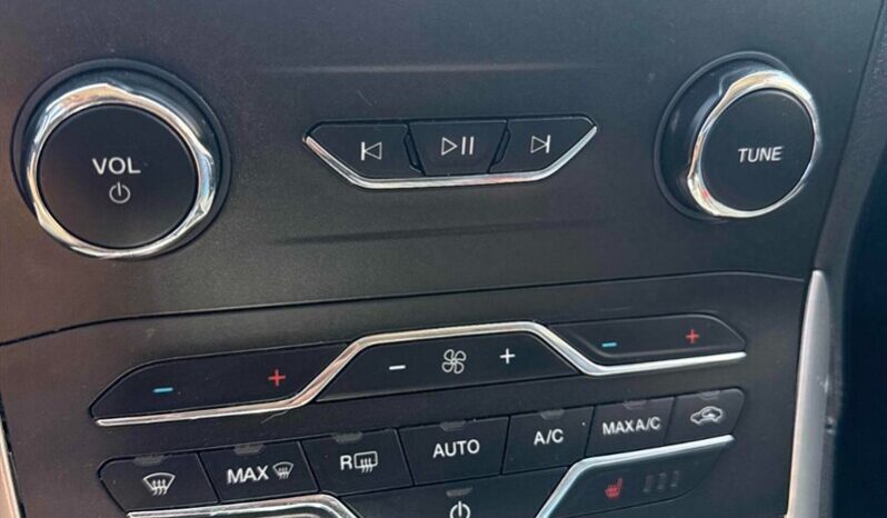 
								2020 Ford Edge SEL full									