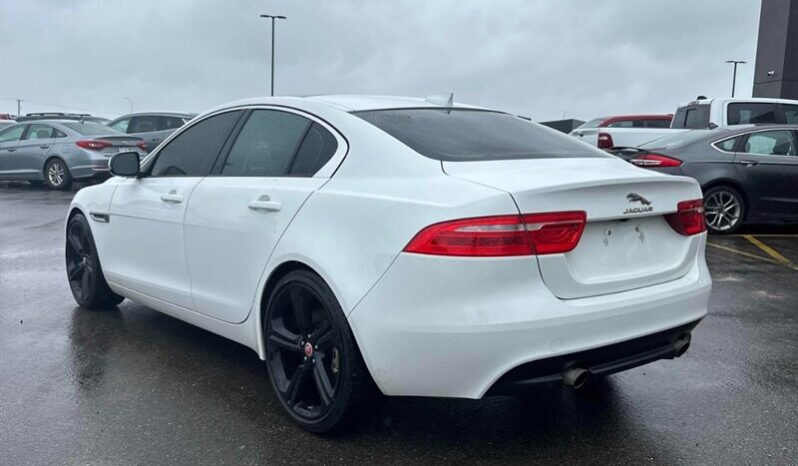 
								2018 Jaguar XE 25t Premium full									