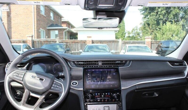 
								2023 Jeep Grand Cherokee Limited Black Pack full									