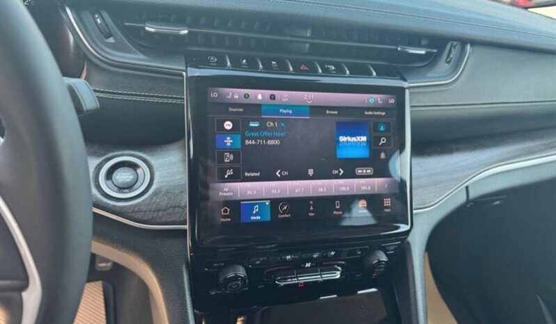 
								2023 Jeep Grand Cherokee Limited Black Pack full									