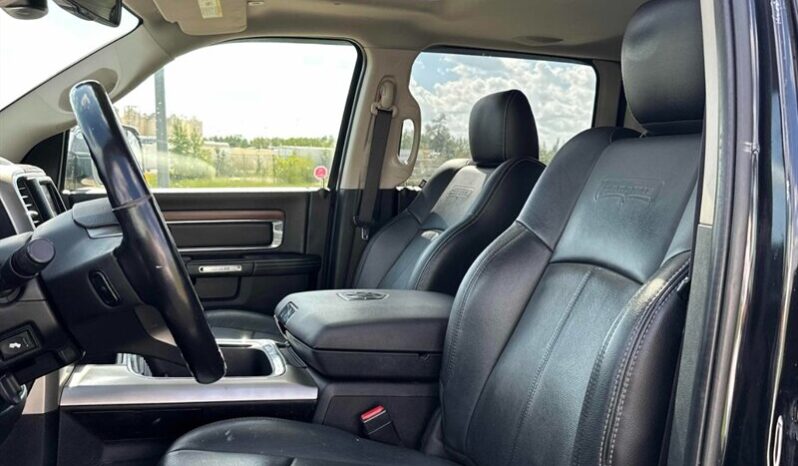 
								2018 RAM 1500 Laramie full									