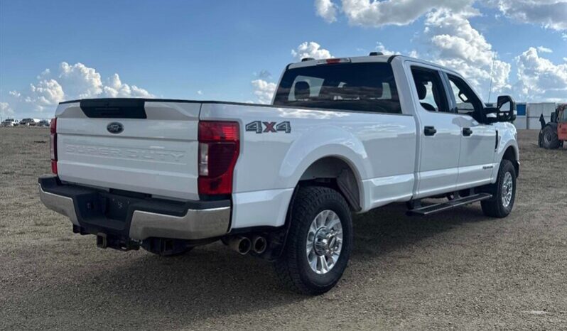 
								2020 Ford F-350 Super Duty XLT full									