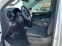 
										2022 GMC Sierra 1500 SLE full									