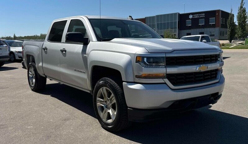 
								2018 Chevrolet Silverado 1500 Custom full									