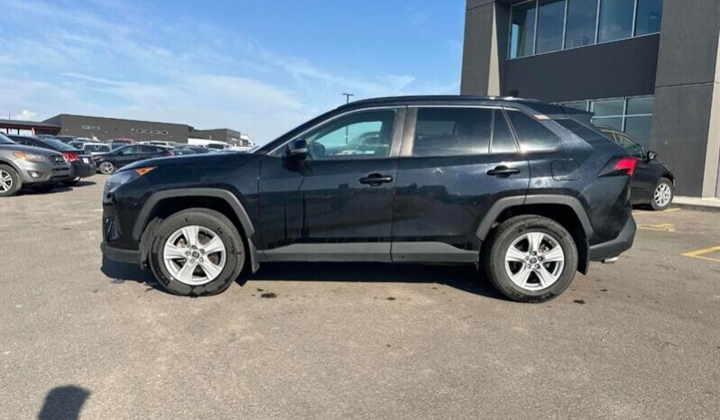 
								2019 Toyota RAV4 LE full									