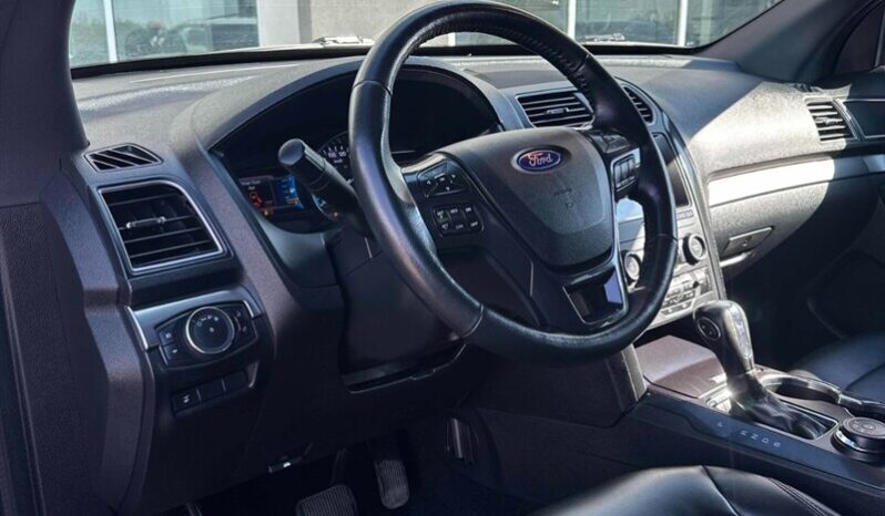 
								2019 Ford Explorer XLT full									