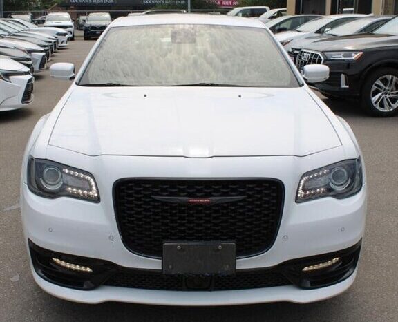 
								2023 Chrysler 300 Series S full									