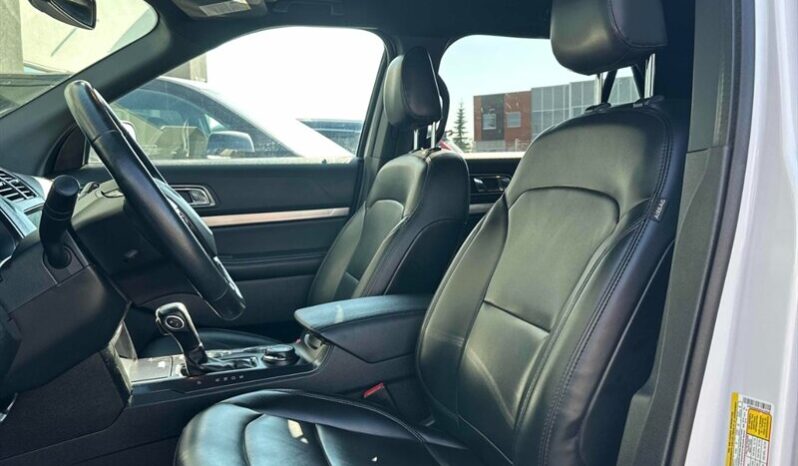 
								2019 Ford Explorer XLT full									