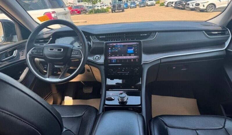 
								2023 Jeep Grand Cherokee Limited Black Pack full									