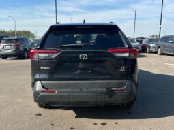 
										2019 Toyota RAV4 LE full									