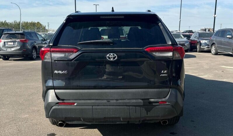 
								2019 Toyota RAV4 LE full									