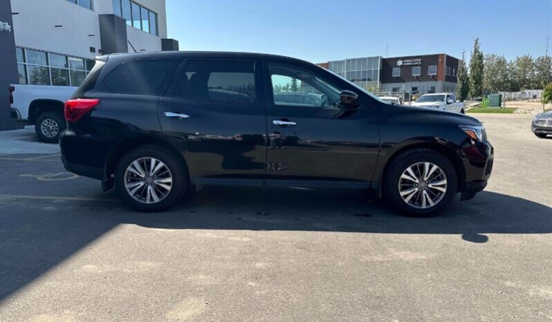 
								2018 Nissan Pathfinder S full									