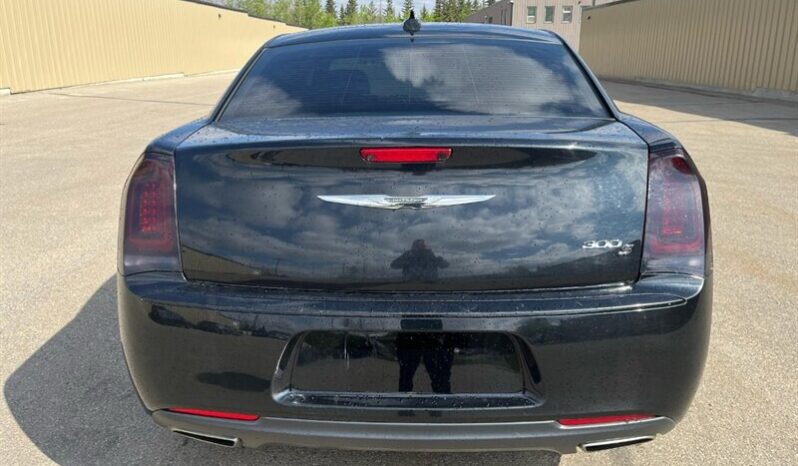 
								2018 Chrysler 300 Series S full									