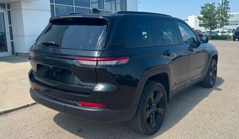 
								2023 Jeep Grand Cherokee Limited Black Pack full									