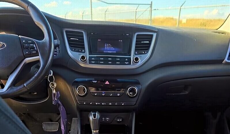 
								2017 Hyundai TUCSON 2.0L Premium full									